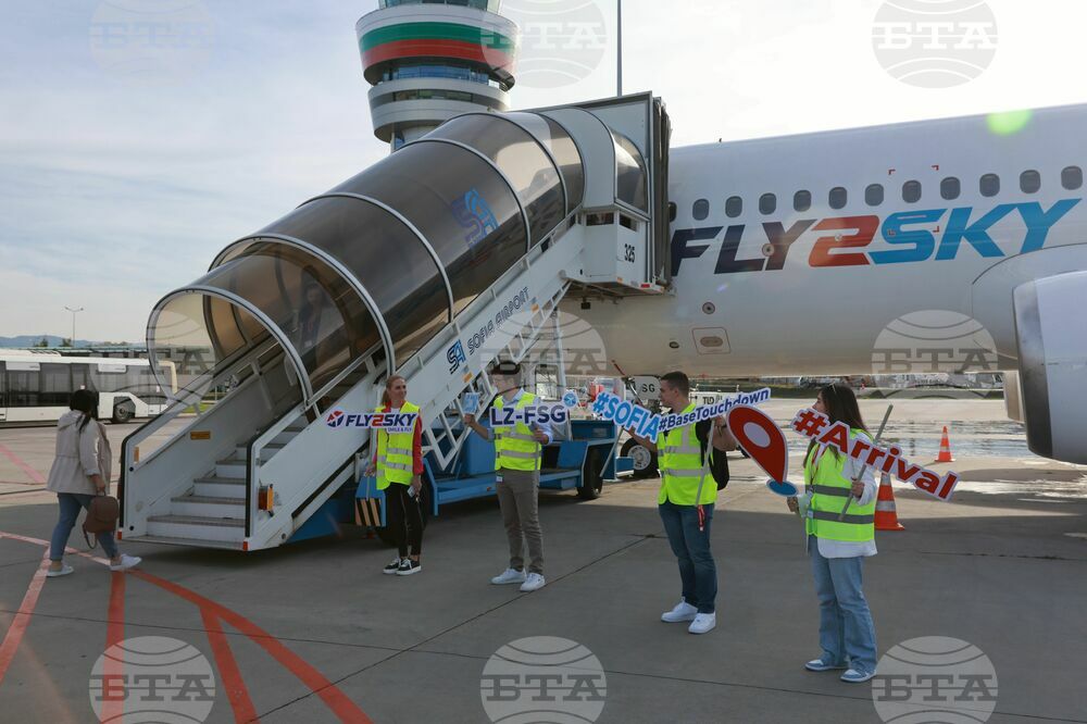 Авиокомпания "Fly2Sky" - пътнически самолет - Airbus A320