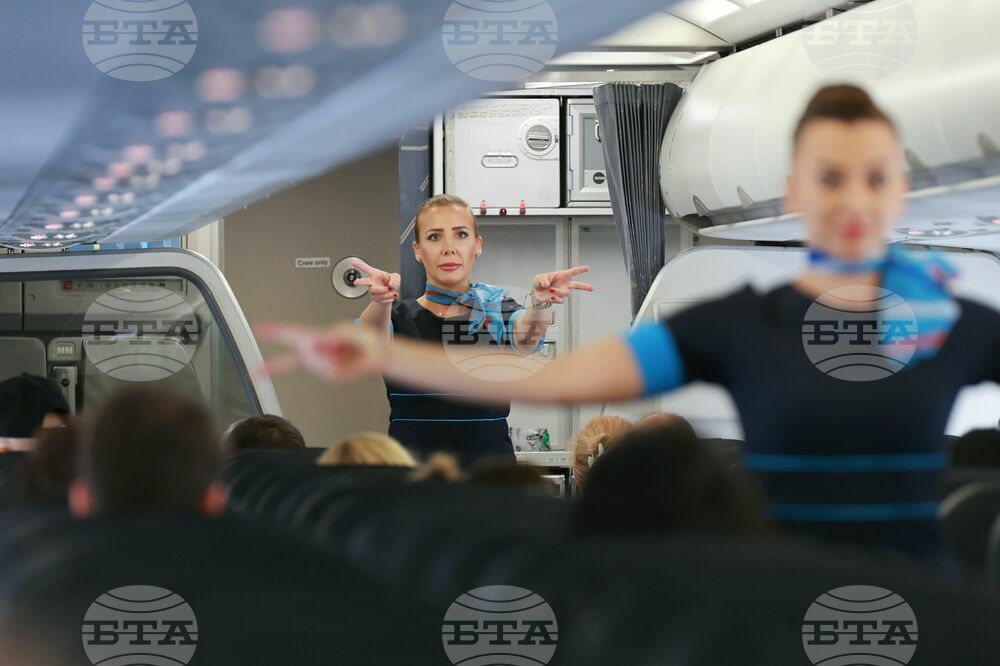 Авиокомпания "Fly2Sky" - пътнически самолет - Airbus A320