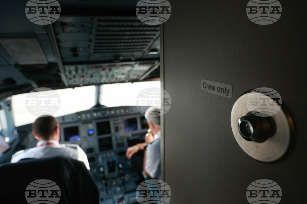 Авиокомпания "Fly2Sky" - пътнически самолет - Airbus A320