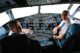 Авиокомпания "Fly2Sky" - пътнически самолет - Airbus A320