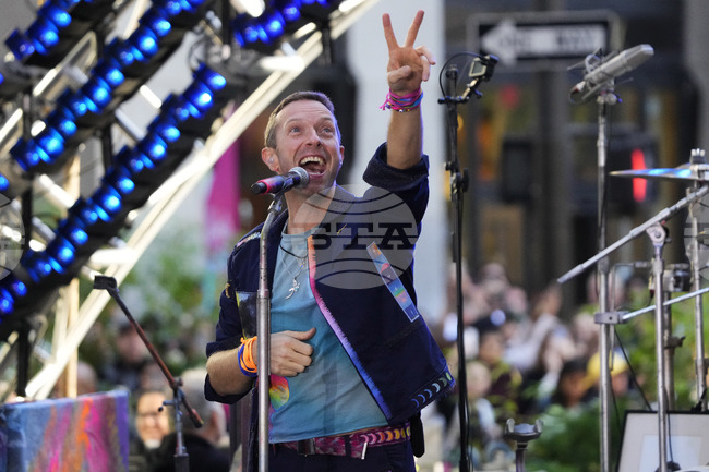 Група "Колдплей" ще преиздаде свои албуми на плочи, направени от рециклирана пластмаса