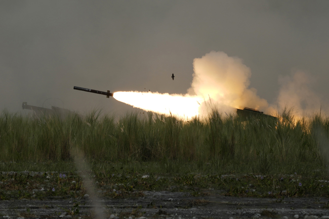 САЩ отпускат 350 милиона долара допълнителна военна помощ за Украйна