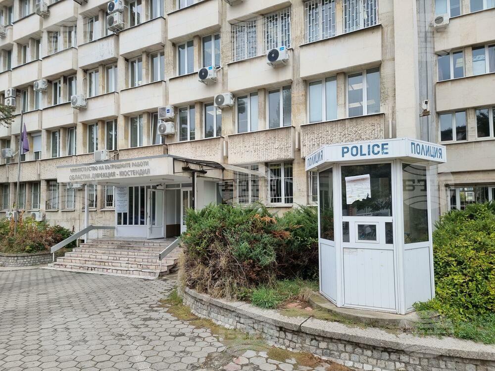 Момиче на 18 години е загинало при катастрофа с коне на пътя Кюстендил - София, съобщиха от полицията