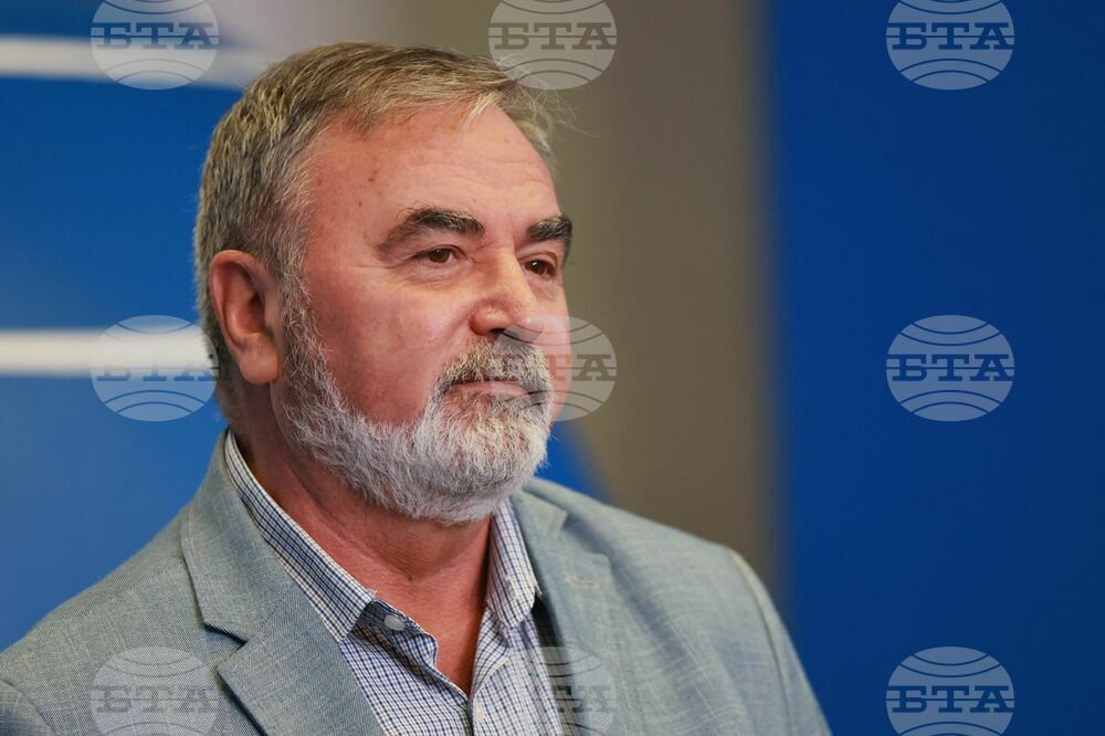 Съмнявам се, че ще се стигне до обявяване на национална грипна епидемия, каза доц. Ангел Кунчев