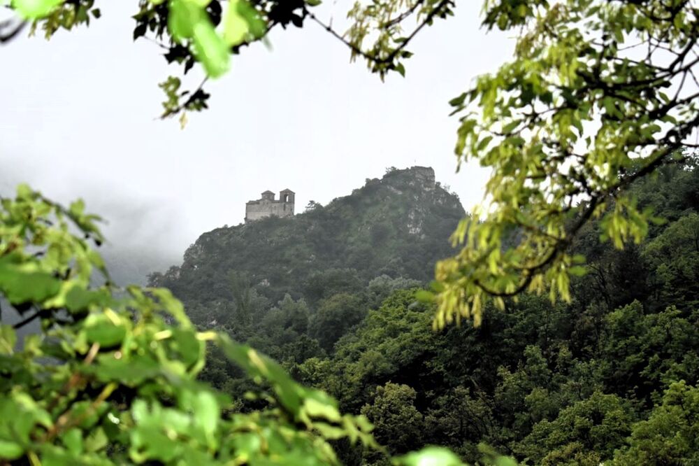 Община Асеновград: Близо 30 000 туристи са посетили Асеновата крепост през активния сезон