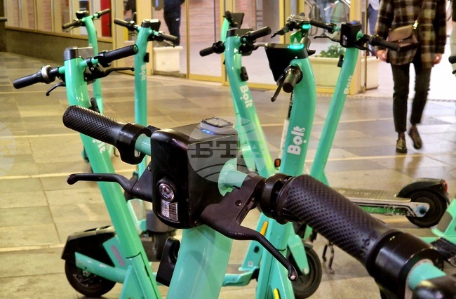 От началото на седмицата в Перник са установени над 10 нарушения, извършени с електрически тротинетки