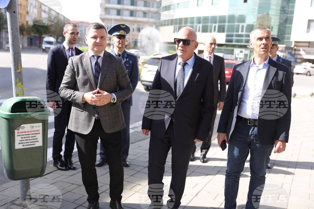 Румъния - Тулча - Георги Раковски - бюст-паметник - обновяване