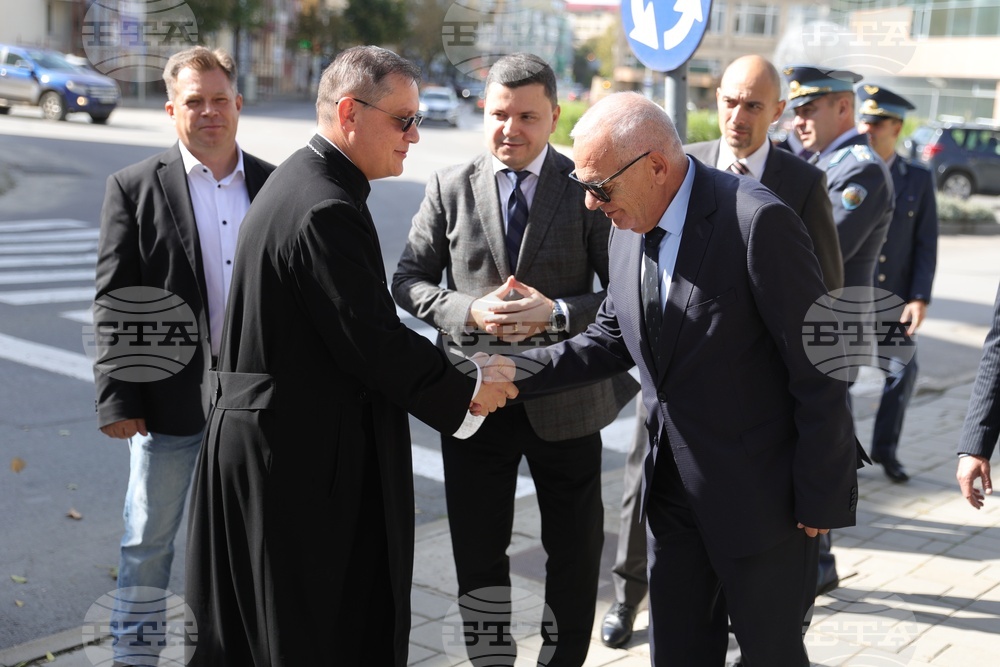 Румъния - Тулча - Георги Раковски - бюст-паметник - обновяване