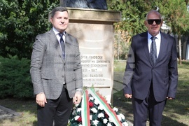 Румъния - Тулча - Георги Раковски - бюст-паметник - обновяване