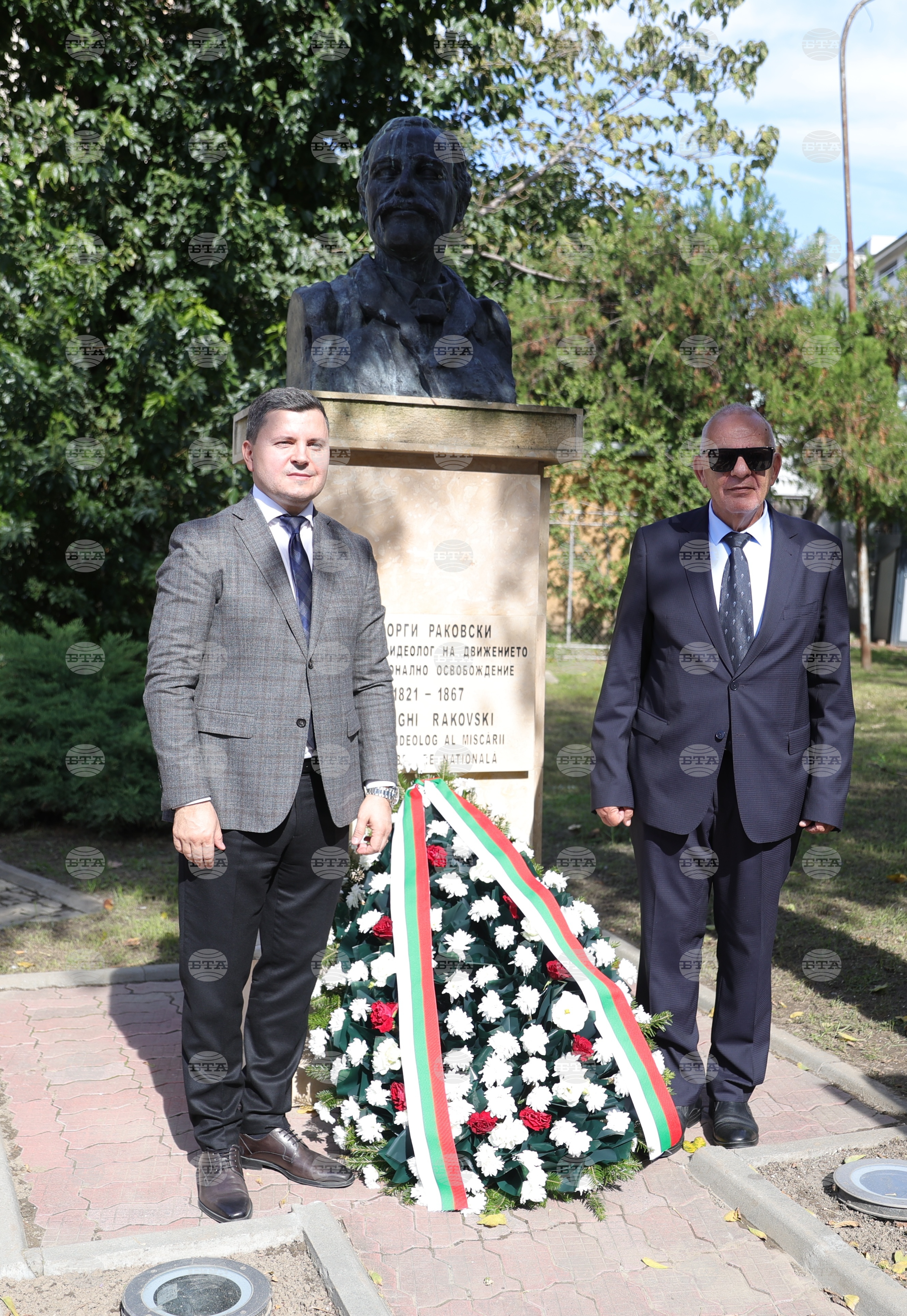 Румъния - Тулча - Георги Раковски - бюст-паметник - обновяване