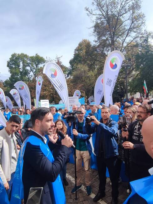 Спаси София: Заместник-кметът по транспорт на София слезе при протестиращите и призова държавата да изплати дължимите средства