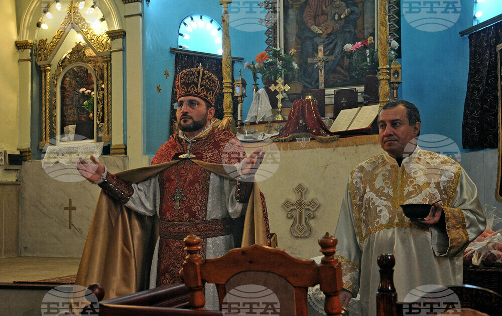 Бургас - арменци - храм - празнична литургия
