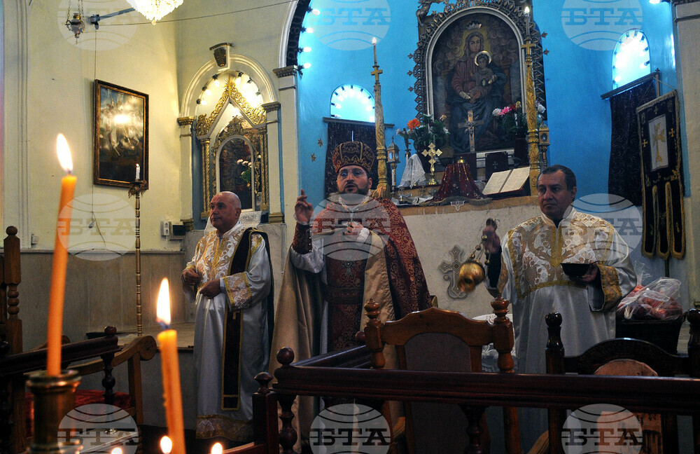 Бургас - арменци - храм - празнична литургия