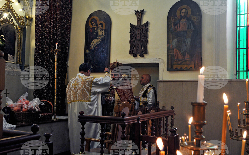 Бургас - арменци - храм - празнична литургия