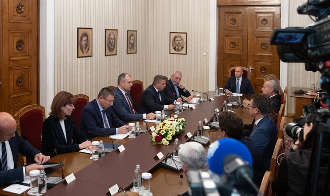 Президентът: Нищо не отблъсква повече гражданите от урните и политиката, както гледката в парламента на представители на купения вот, които се разпореждат със съдбата на обществото