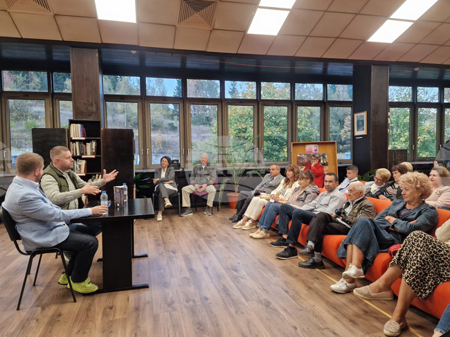 Смолян - Георги Милков - книга - "Истории от ръчния багаж" - представяне 