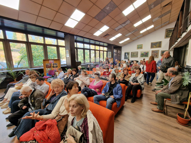 Ръст на посещения, раздадена литература и читатели отчете за миналата година Регионалната библиотека в Смолян