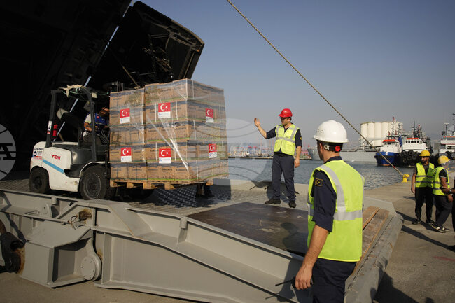 Още един турски кораб, натоварен с хуманитарна помощ за палестинците в Газа, отплава от турското пристанище Мерсин