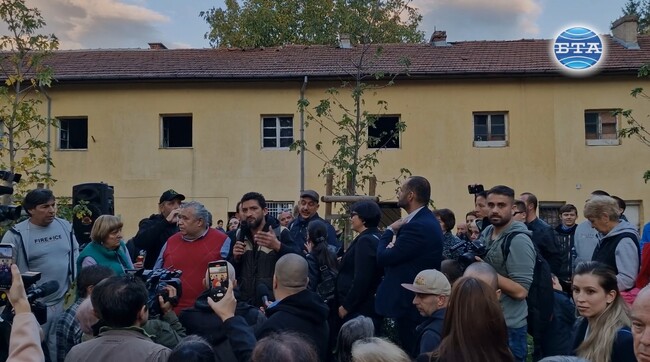 Граждани от „Княжево“ протестираха срещу решение на СОС за разкриване на център за настаняване на непридружени деца бежанци в квартала