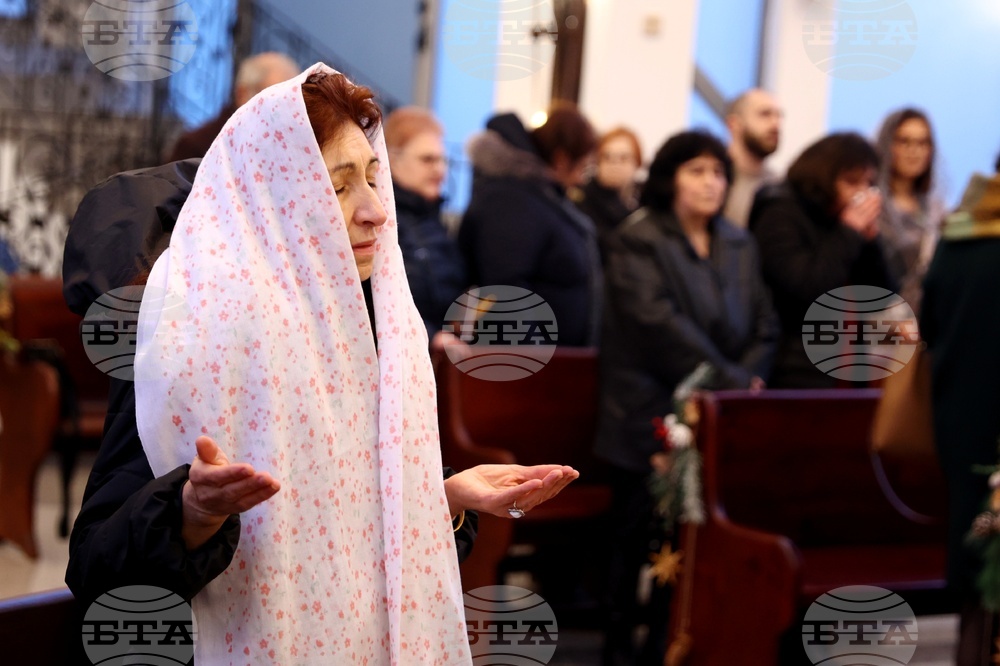 Арменска църква „Света Богородица" - служба