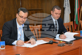 Русе - Христо Христов - Пенчо Милков - договор - подписване