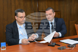 Русе - Христо Христов - Пенчо Милков - договор - подписване