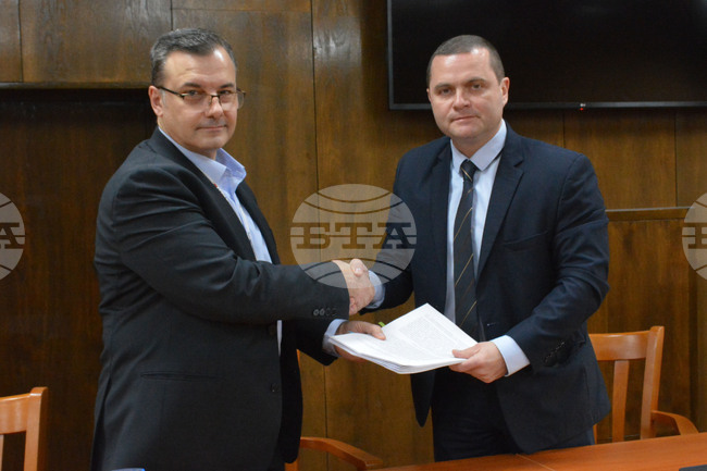 Русе - Христо Христов - Пенчо Милков - договор - подписване