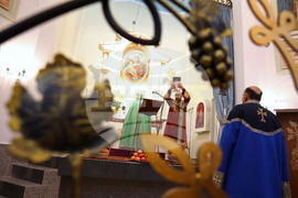 Арменска църква „Света Богородица" - служба