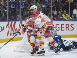 Flames Canucks Hockey