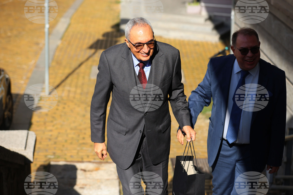 ДА “Архиви“ - Иван Костов - архив - дарение