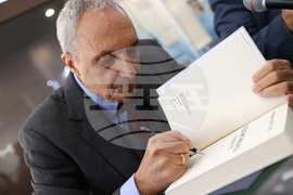 ДА “Архиви“ - Иван Костов - архив - дарение