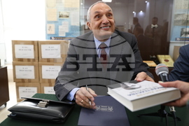 ДА “Архиви“ - Иван Костов - архив - дарение