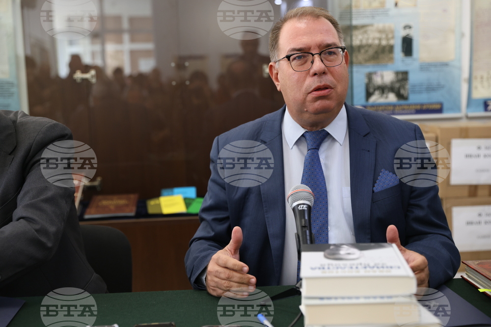 ДА “Архиви“ - Иван Костов - архив - дарение