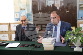 ДА “Архиви“ - Иван Костов - архив - дарение