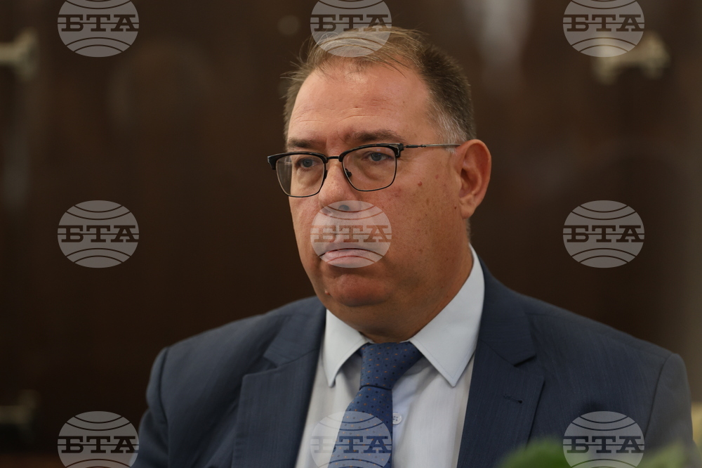 ДА “Архиви“ - Иван Костов - архив - дарение