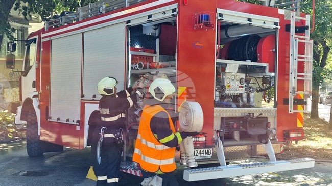 Овладян е пожар в старото военно училище във Велико Търново