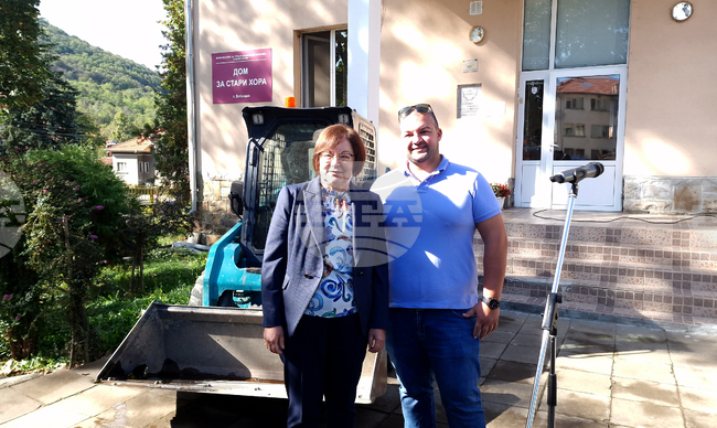 Село Добродан - Дом за стари хора - първа копка - ремонт