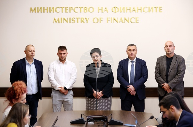 Людмила Петкова - Георги Тахов - изявления