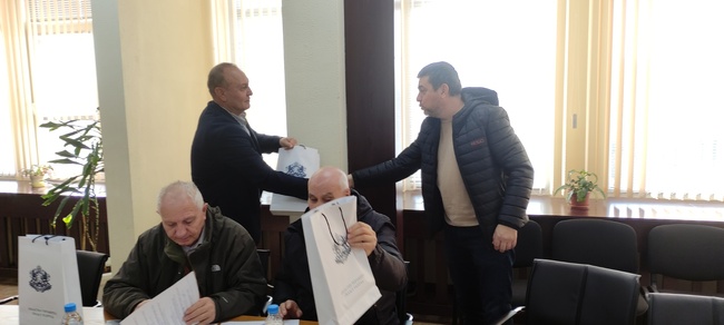 Областна администрация Разград: Областният управител определи представителите на работодателите в обществените съвети в десетте професионални гимназии в област Разград по предложение на работодателите