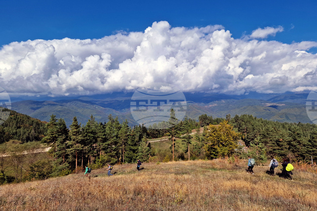 Very Good Mountain Hiking Conditions on Saturday