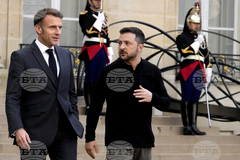 Отношенията ни с Макрон са добри, но помощта от Европа не е достатъчна, каза Зеленски в онлайн разговор с читатели на "Паризиен"