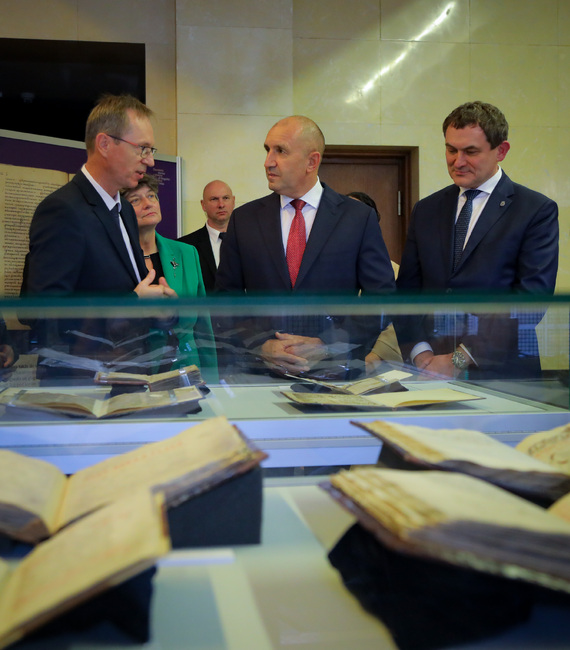 Президентът Радев в Краков: Като пряк наследник на делото на светите братя Кирил и Методий България носи дълг да съхранява и развива тяхното културно наследство 