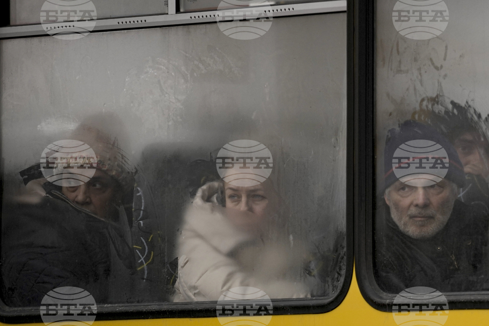 Около 35 000 украинци са евакуирани в сряда, съобщи президентът Володимир Зеленски