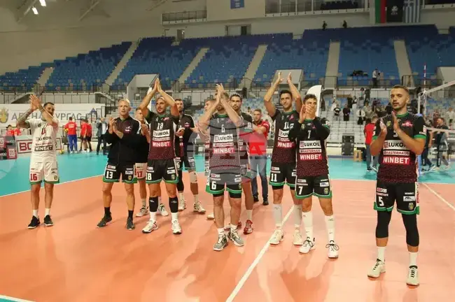 Волейболният Нефтохомик загуби от СК Анкара в мач за Чалъндж къп