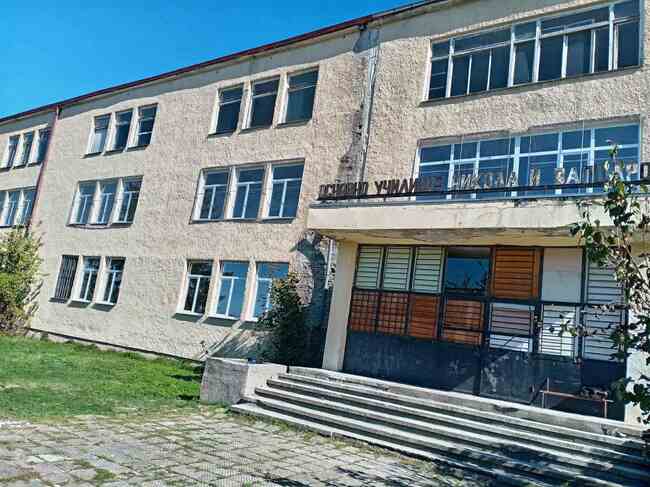 Второ основно училище в Търговище обособява STEM кабинет по природни науки