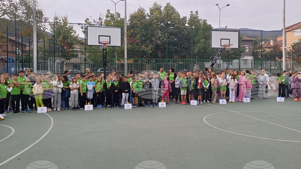 С тържествено шествие и празнична програма три училища в Петрич ще отбележат 90-годишнината от своето основаване