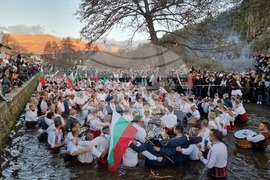 Калофер - мъжко хоро