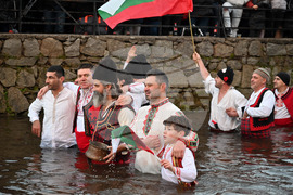 Калофер - мъжко хоро