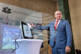 Министерство на електронното управление - Валентин Мундров - пресконференция - изграждане на софтуера