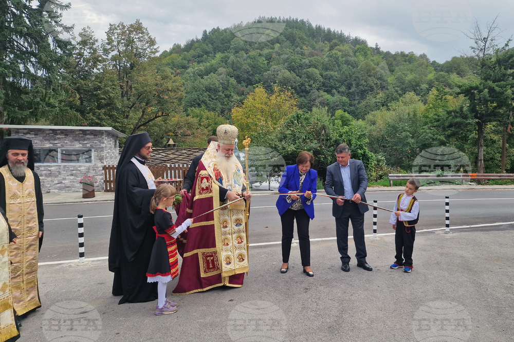Село Орешак - улица „Стара планина“ - ремонт - Троянски манастир